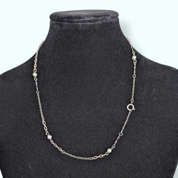 (2/$20) Vintage Pearl Infinity Link Chain Necklace - Picture 3 of 5